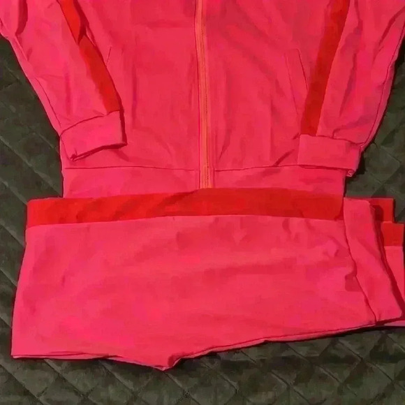 Women’s 2 piece set - Picture 3 of 5